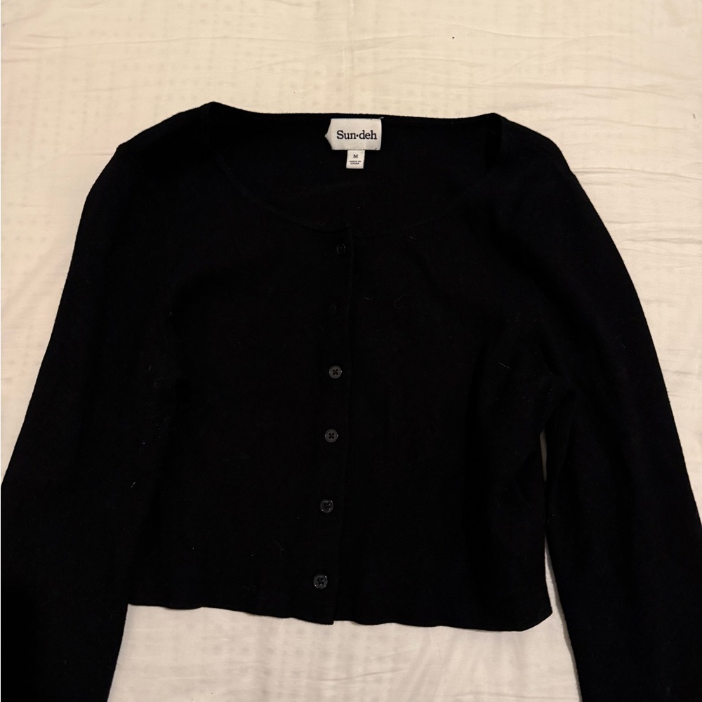 Black Button-Up Cardigan Arirzia
